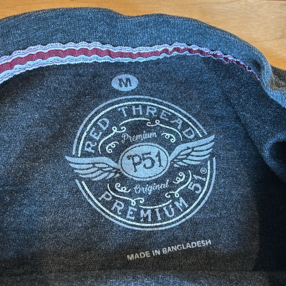 2/25 🕷️ Red Thread Santa Barbara California Short Sleeve Tee Unisex - Picture 4 of 5